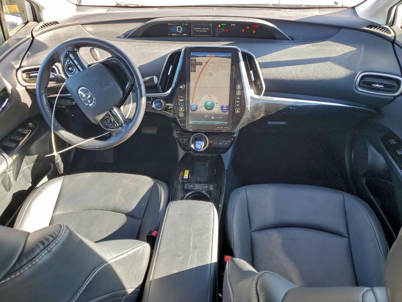 Фото 8 - TOYOTA PRIUS