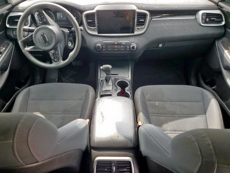 Фото 8 - KIA SORENTO