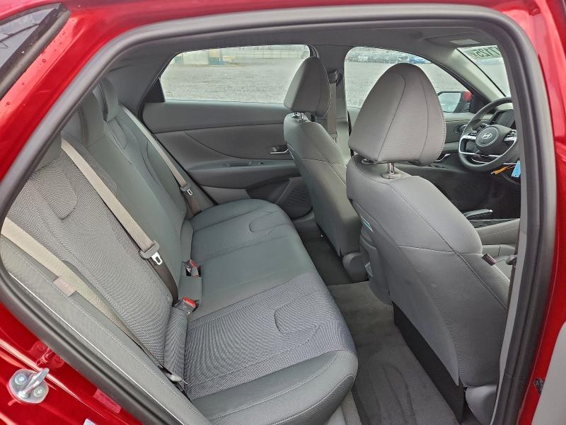 Фото 10 - HYUNDAI ELANTRA