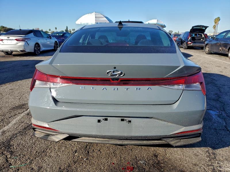 Фото 6 - HYUNDAI ELANTRA