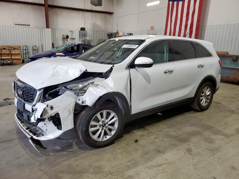 Фото 1 - KIA SORENTO