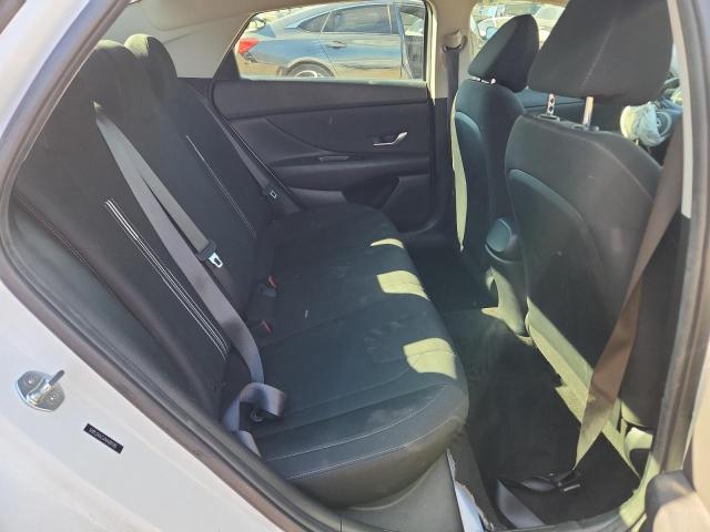 Фото 10 - HYUNDAI ELANTRA