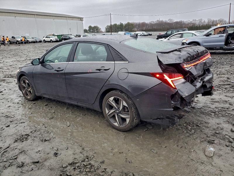Фото 2 - HYUNDAI ELANTRA