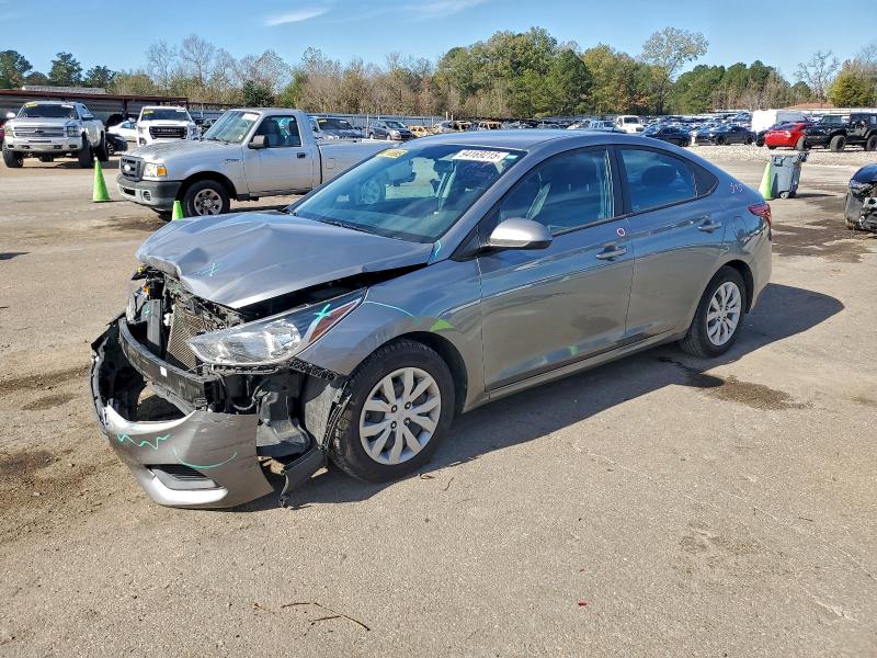 Фото 1 - HYUNDAI ACCENT