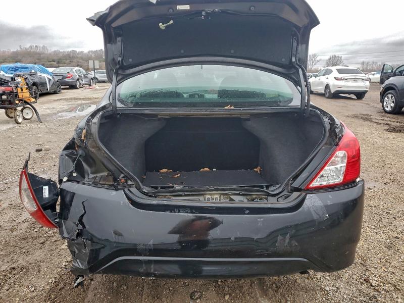 Фото 6 - NISSAN VERSA