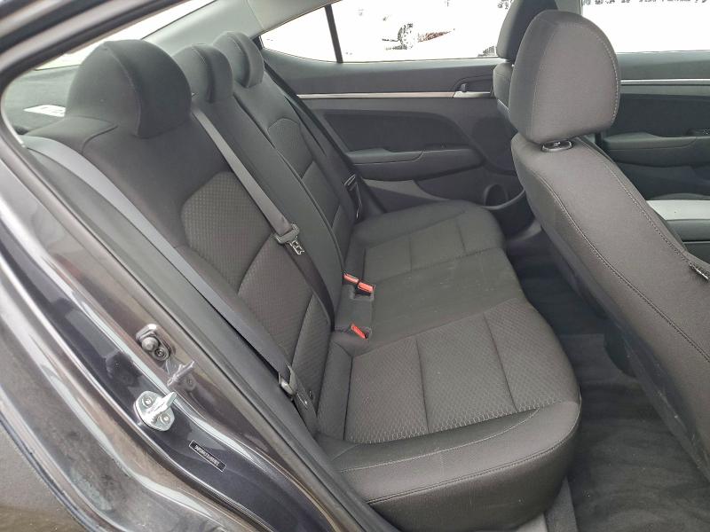 Фото 10 - HYUNDAI ELANTRA