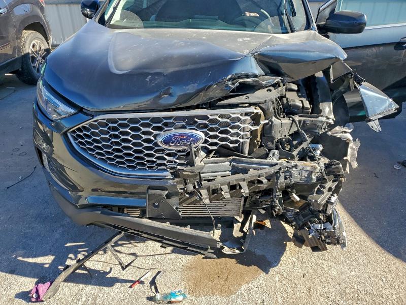 Фото 12 - FORD EDGE