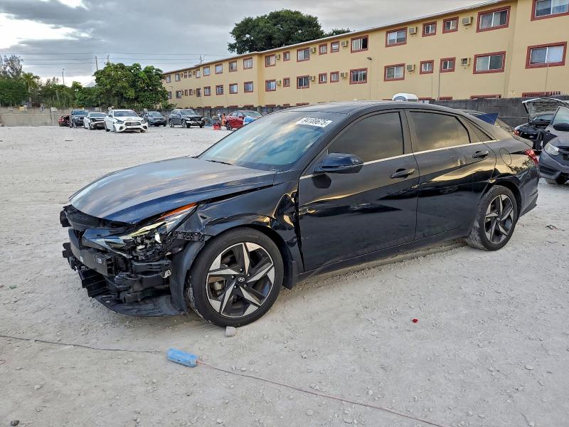 Фото 1 - HYUNDAI ELANTRA