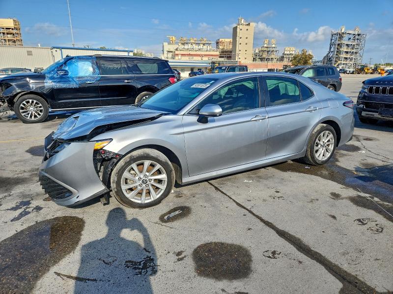 Фото 1 - TOYOTA CAMRY