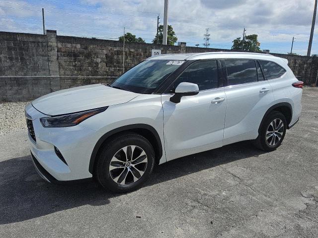 Фото 1 - TOYOTA HIGHLANDER