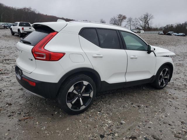 Фото 3 - VOLVO XC40