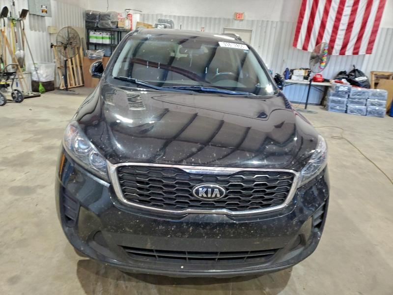 Фото 5 - KIA SORENTO
