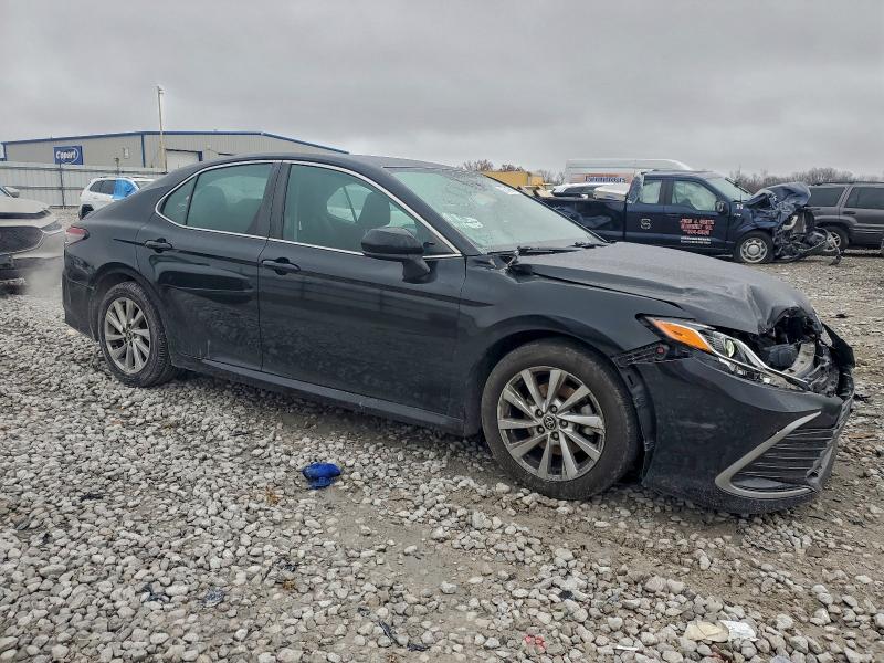 Фото 4 - TOYOTA CAMRY