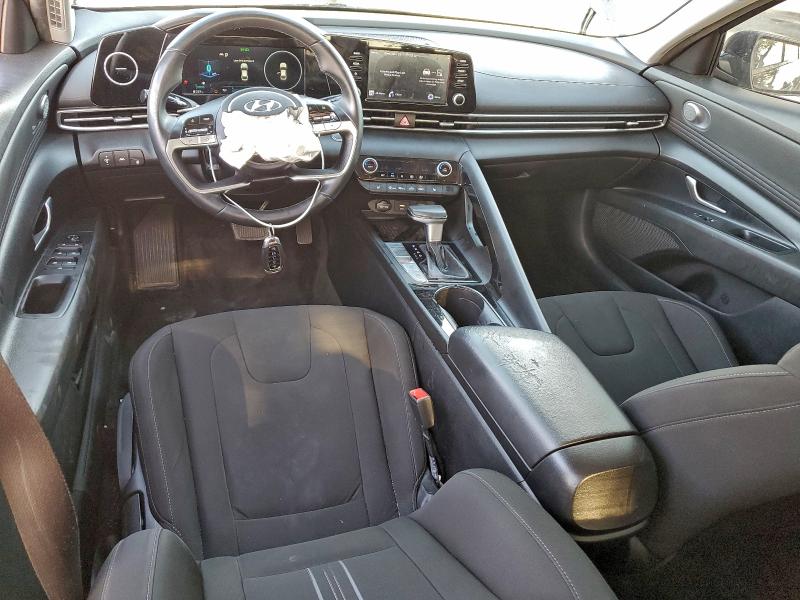 Фото 8 - HYUNDAI ELANTRA