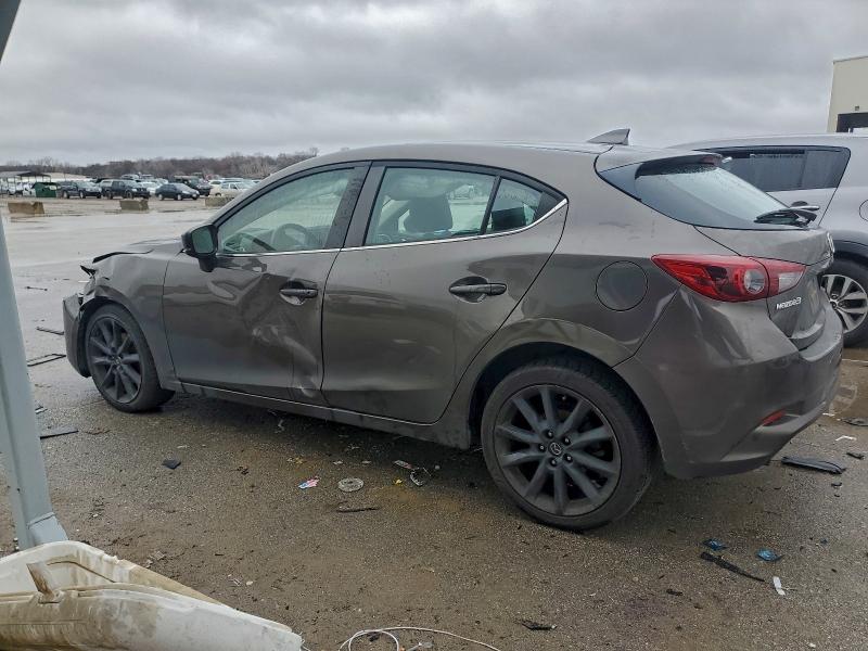 Фото 2 - MAZDA 3