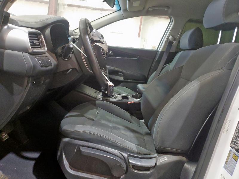 Фото 7 - KIA SORENTO