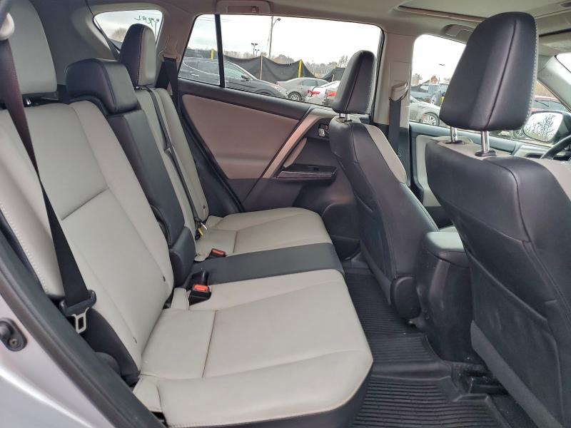 Фото 11 - TOYOTA RAV4