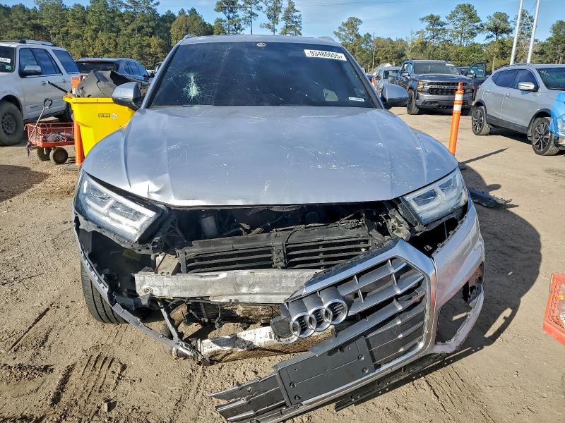 Фото 5 - AUDI Q5