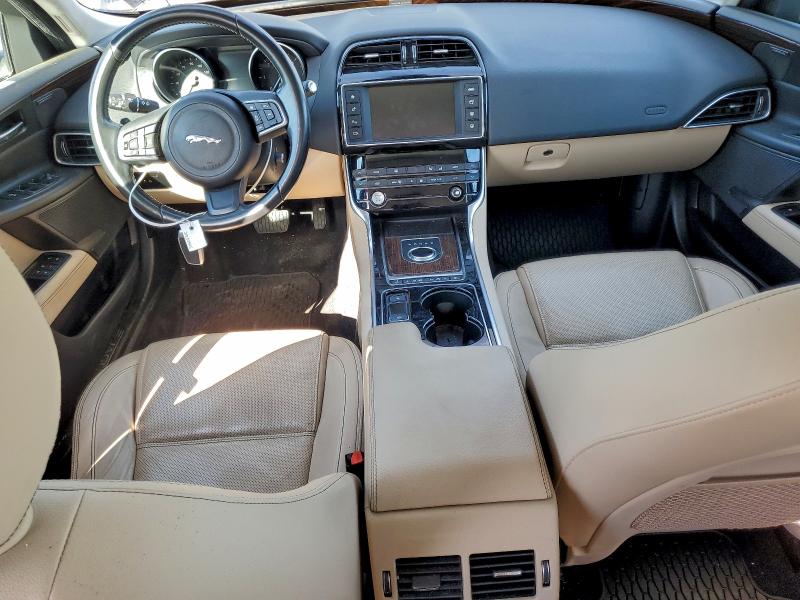 Фото 8 - JAGUAR XE