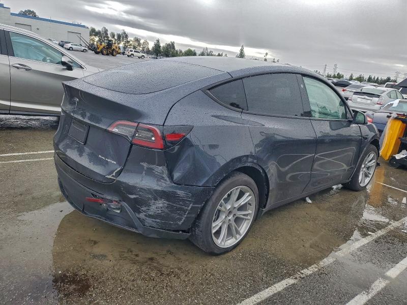 Фото 3 - TESLA MODEL Y