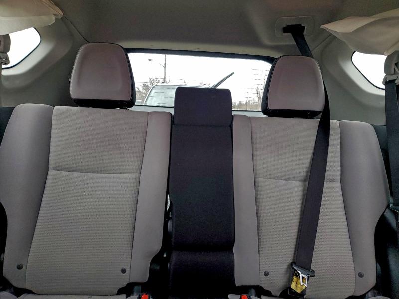 Фото 10 - TOYOTA RAV4