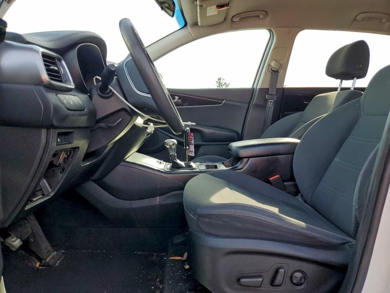 Фото 7 - KIA SORENTO