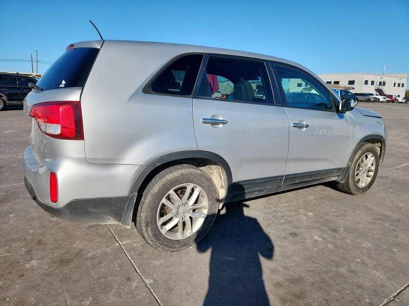 Фото 3 - KIA SORENTO