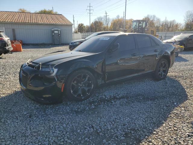 Фото 1 - CHRYSLER 300