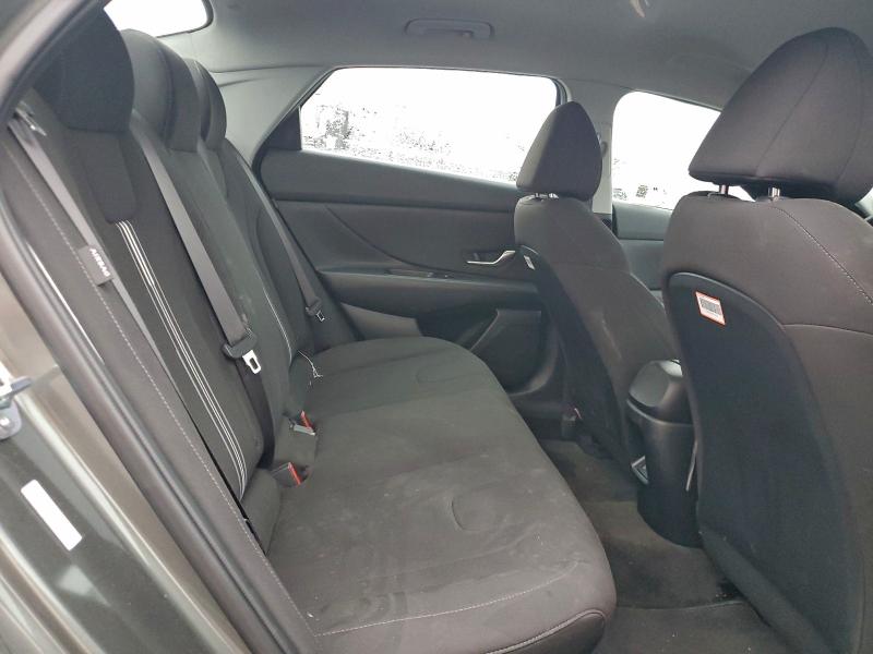 Фото 10 - HYUNDAI ELANTRA