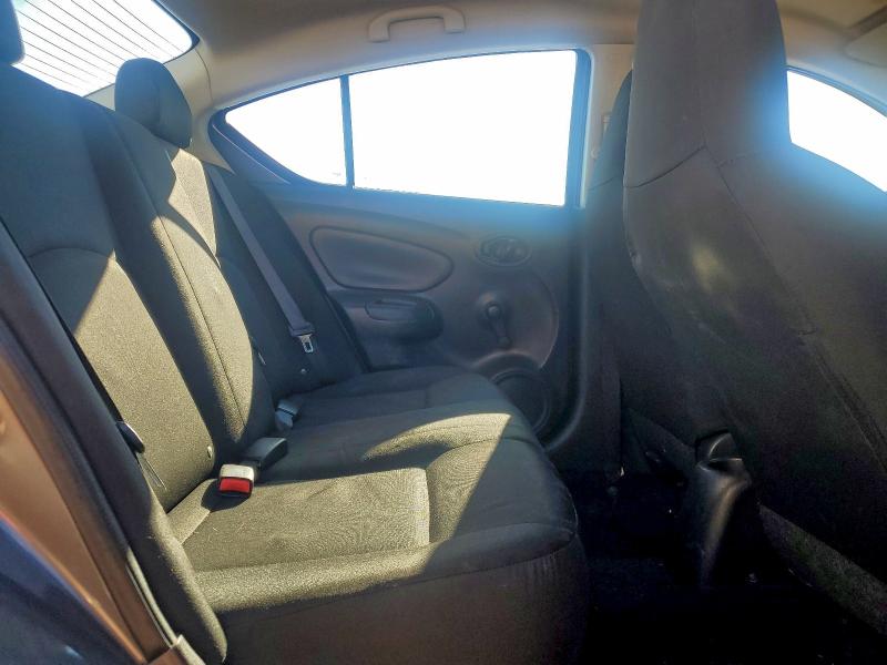 Фото 10 - NISSAN VERSA