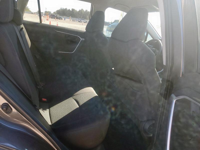 Фото 11 - TOYOTA RAV4