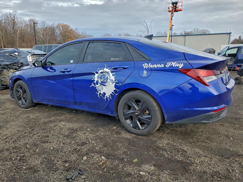 Фото 2 - HYUNDAI ELANTRA