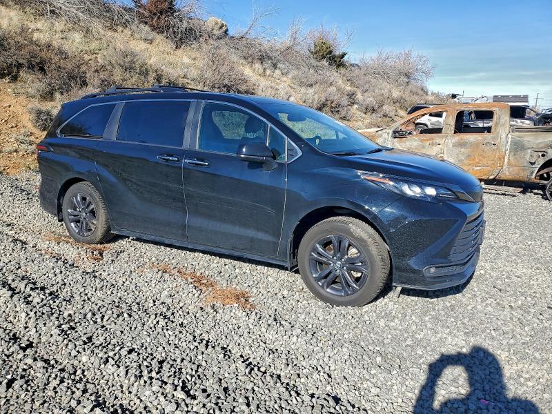 Фото 4 - TOYOTA SIENNA