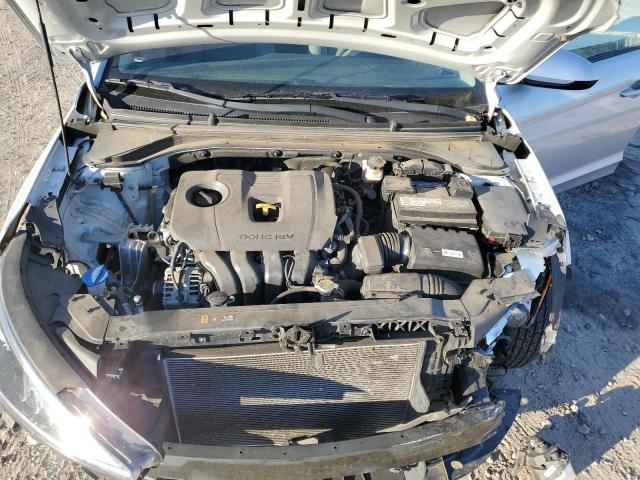 Фото 11 - HYUNDAI ELANTRA