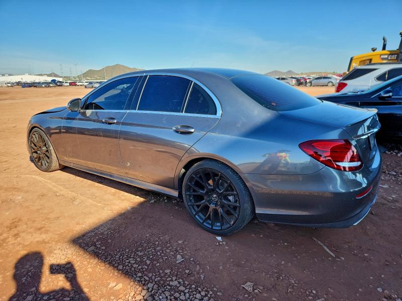 Фото 2 - MERCEDES-BENZ E-CLASS