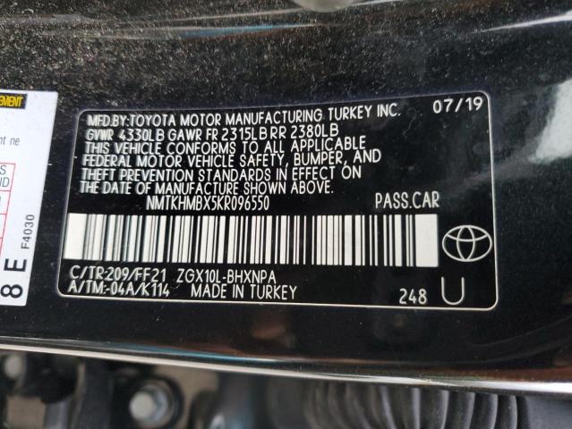 Фото 12 - TOYOTA C-HR