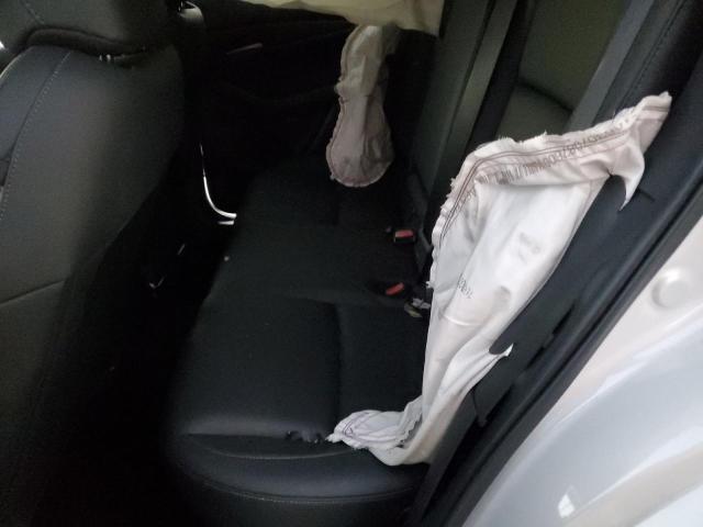 Фото 10 - MAZDA CX30