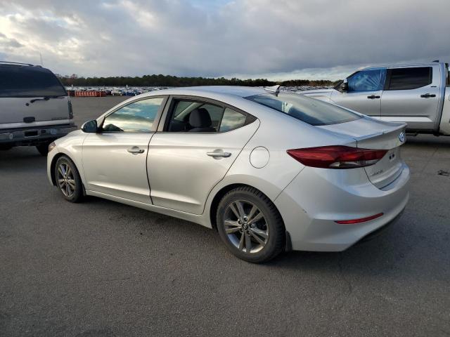 Фото 2 - HYUNDAI ELANTRA