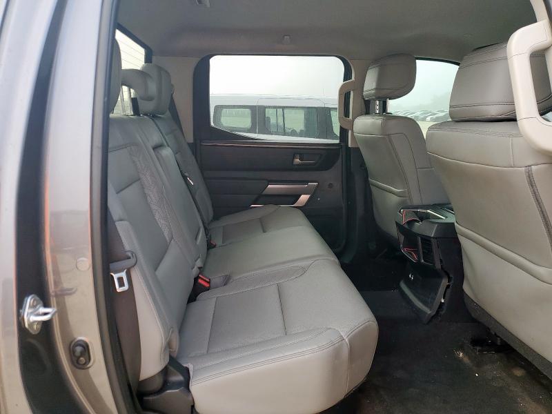 Фото 10 - TOYOTA TUNDRA