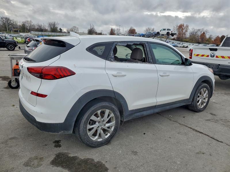 Фото 3 - HYUNDAI TUCSON