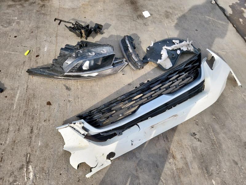 Фото 12 - KIA SELTOS