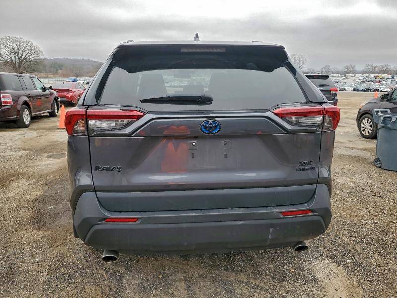 Фото 6 - TOYOTA RAV4