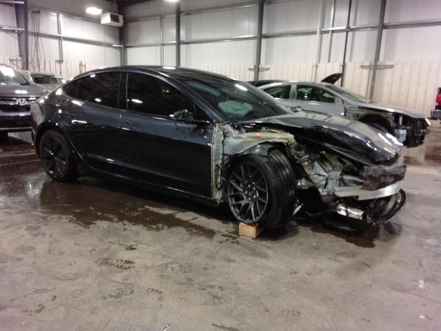 Фото 4 - TESLA MODEL 3