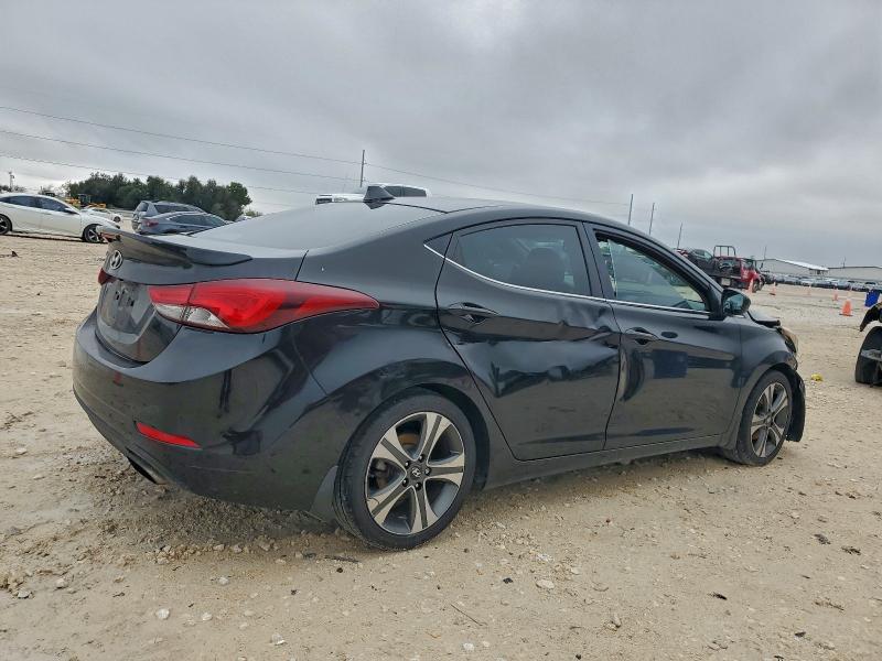 Фото 3 - HYUNDAI ELANTRA