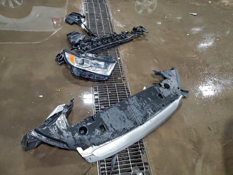 Фото 13 - FORD EDGE