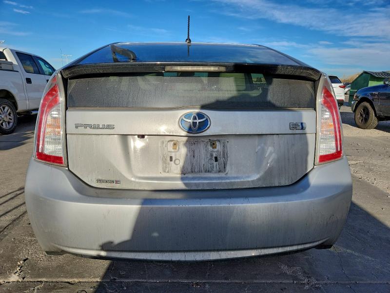 Фото 6 - TOYOTA PRIUS