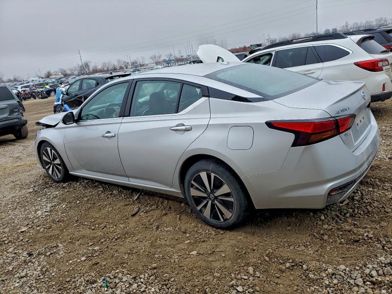 Фото 2 - NISSAN ALTIMA