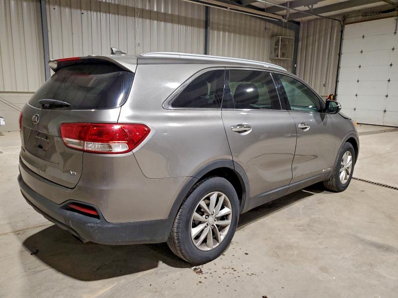Фото 3 - KIA SORENTO