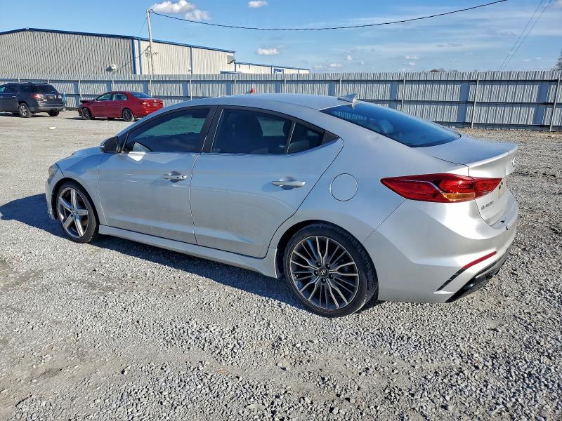 Фото 2 - HYUNDAI ELANTRA