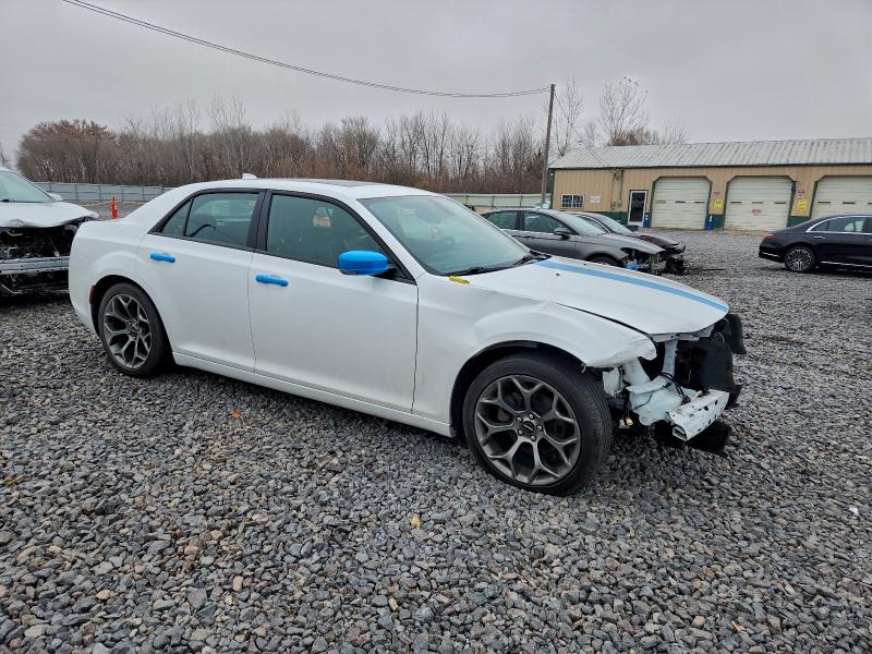 Фото 4 - CHRYSLER 300